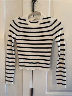 Abercrombie & Fitch White and Black Striped Crewneck Sweater XXS